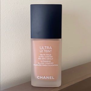 CHANEL ULTRA LE TEINT FOUNDATION BR22